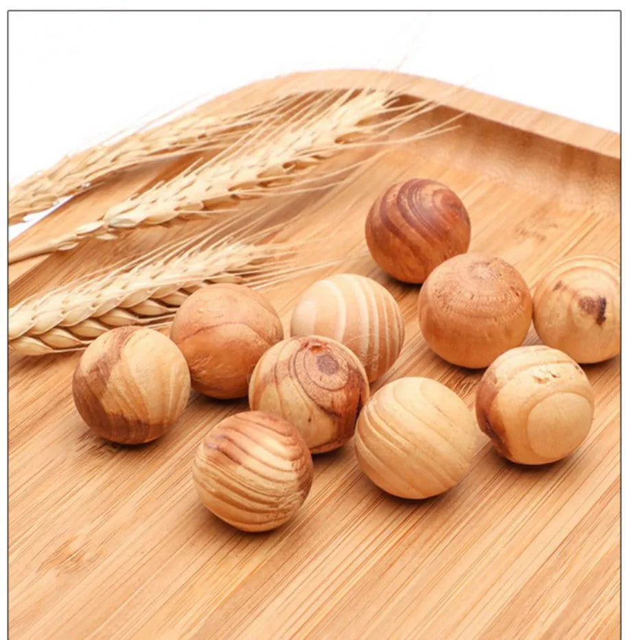 Camphor balls against moths and other insects - perfect for the wardrobe or wardrobe