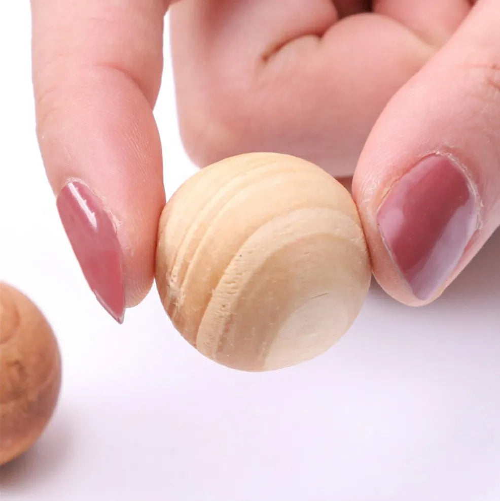 Camphor balls against moths and other insects - perfect for the wardrobe or wardrobe
